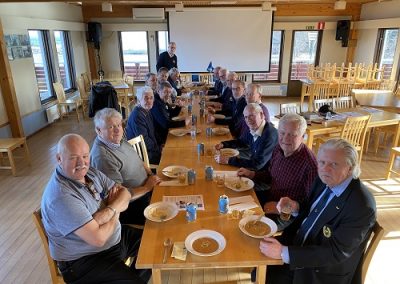 Ärtsoppa, punch och pannkakor